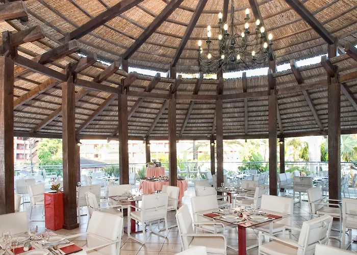 Alexandre La Siesta מלון 4*