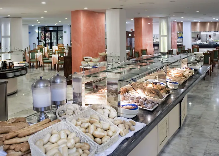 מלון Alexandre La Siesta 4*